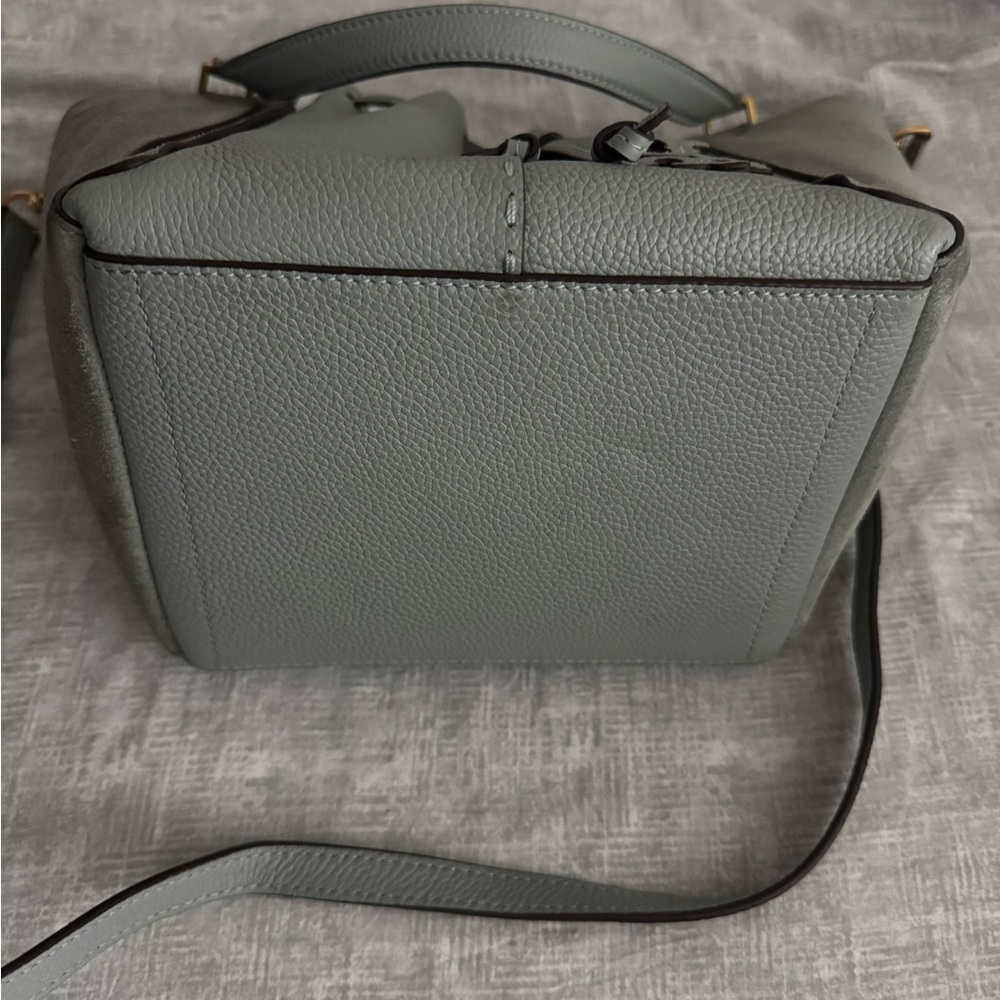 Tory Burch McGraw Dragonfly Bucket Bag - Picture 2 of 9